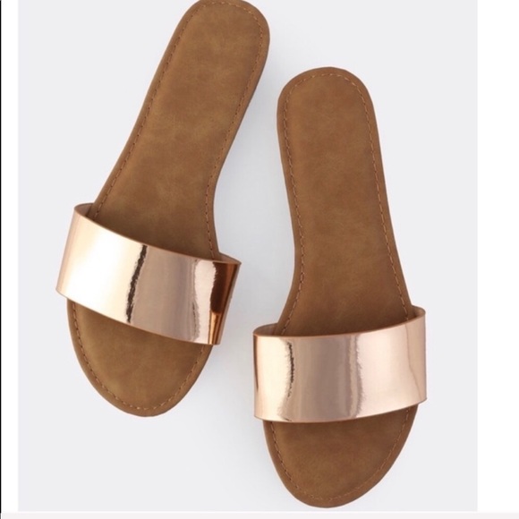 ❌SOLD❌ New Rose Gold Metallic Slip On Sandals. - Picture 3 of 6